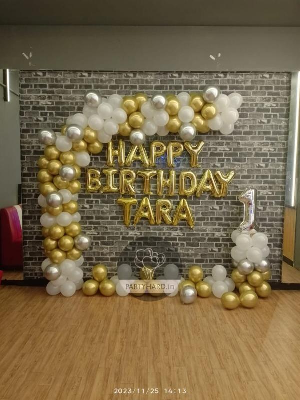 GOLD AND WHITE DECOR